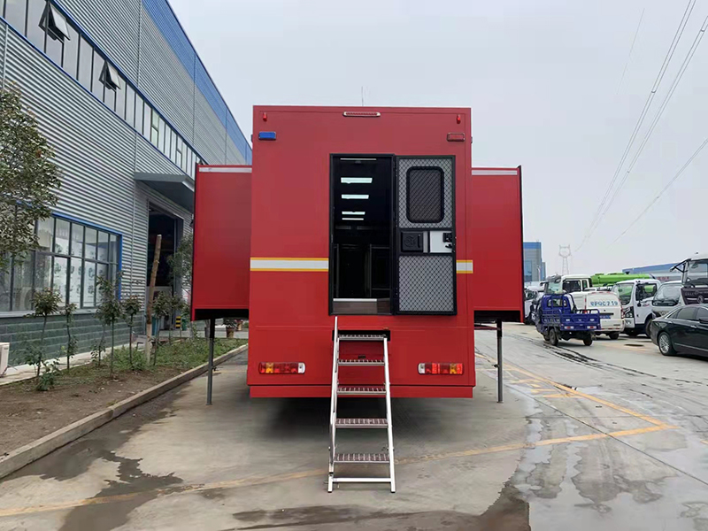 重汽豪沃單橋救援宿營(yíng)車(chē)（24人）