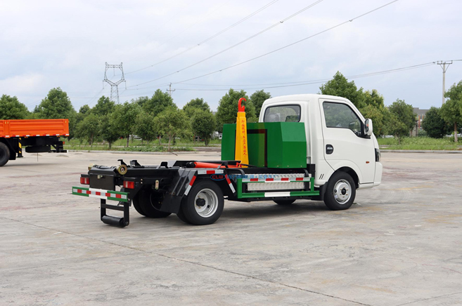 東風(fēng)CL5040ZXXBEV純電動(dòng)車廂可卸式垃圾車